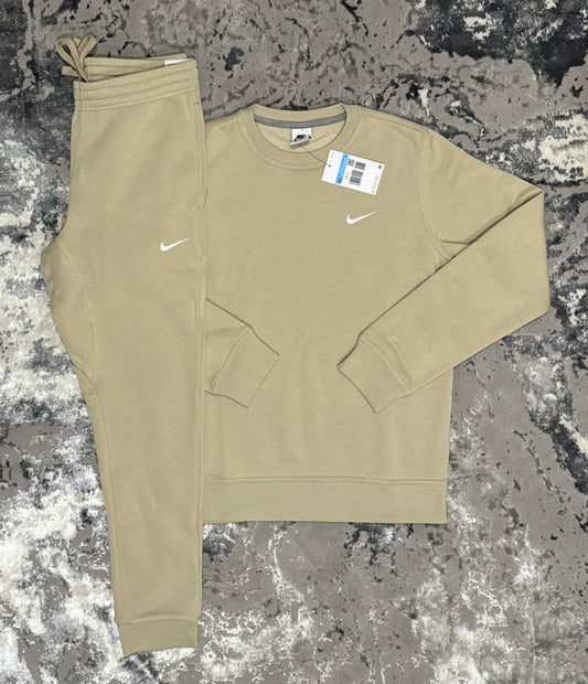 NIKE - CLUB FLEECE TRACKSUIT - BEIGE